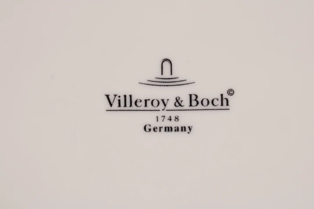 2 Stk. Villeroy & Boch rechteckiger Porzellanteller • Modern Wave Design – Bild 2