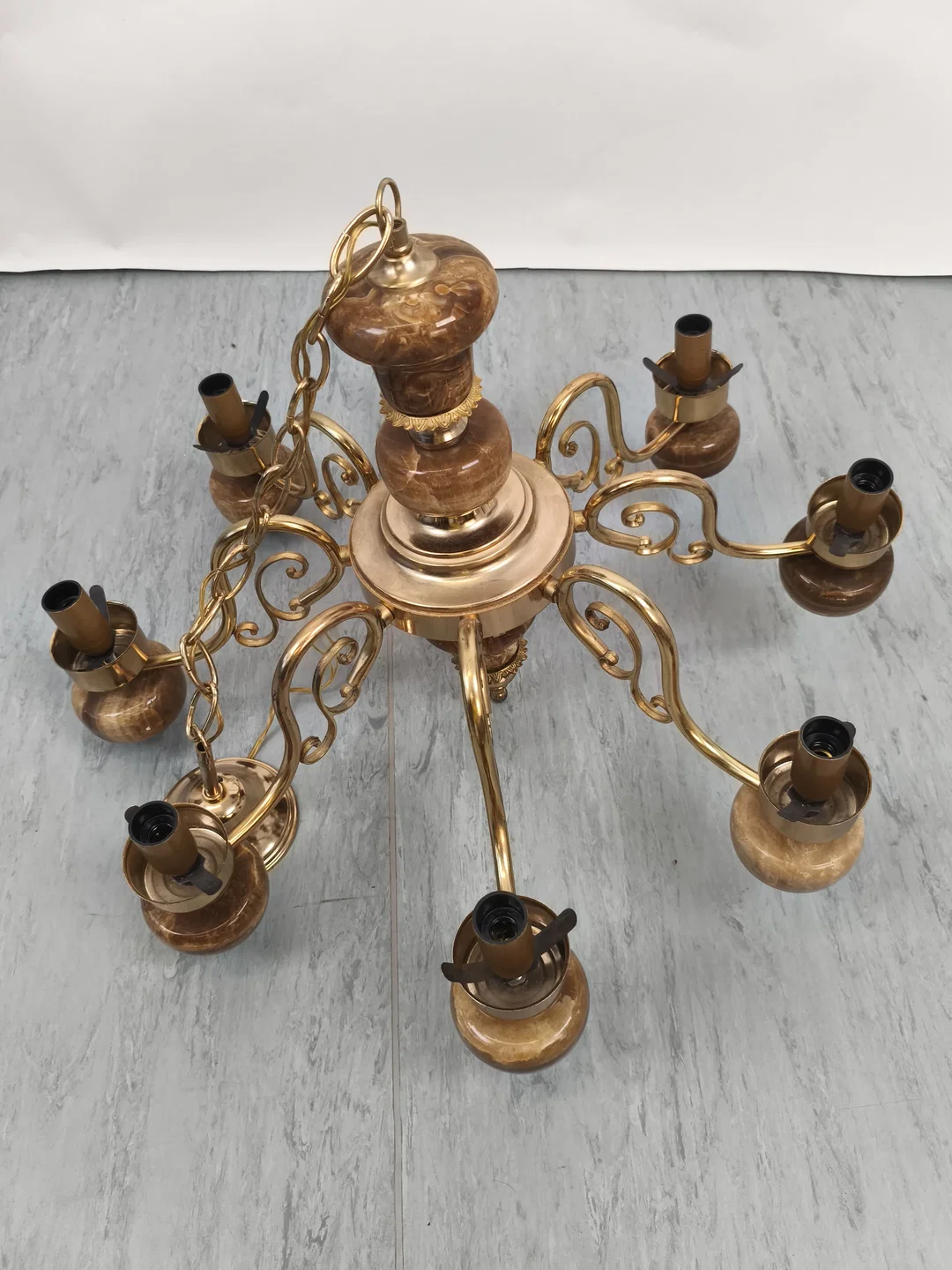 8-flammiger Luster Messing/Onyx, ohne Gläser – Bild 4