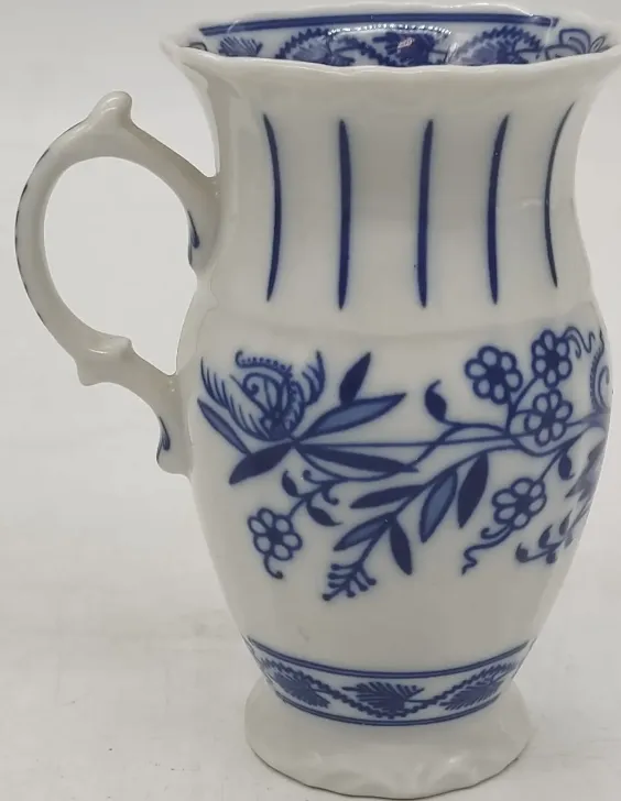 Karlovy Vary Porzellan/Keramik Krug Zwiebelmuster blau/weiß Höhe ca 11,8cm – Bild 3