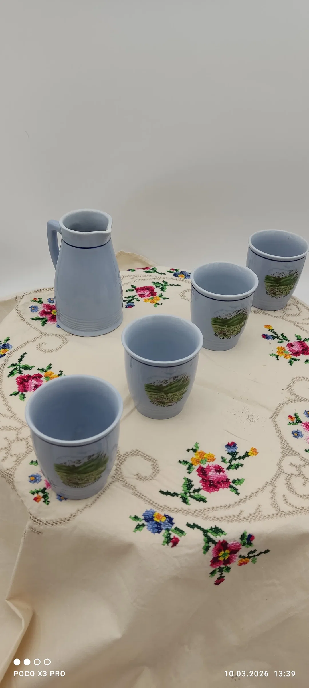 Lilien Porzellan Set, 1 Kanne + 4 Becher | Retro-Charme – Bild 2