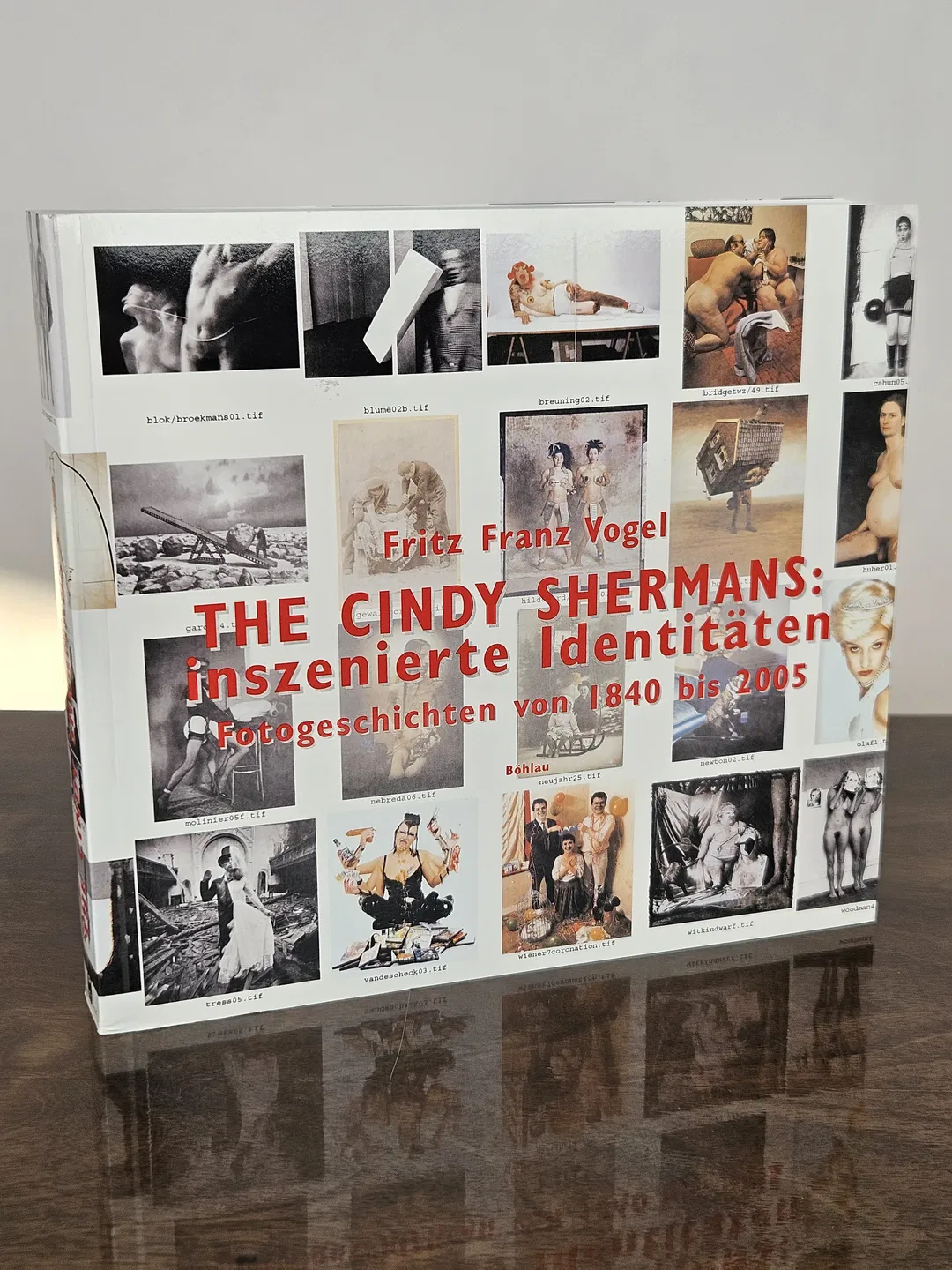 THE CINDY SHERMANS: inszenierte Identitäten - Fritz Franz Vogel - Bild 1
