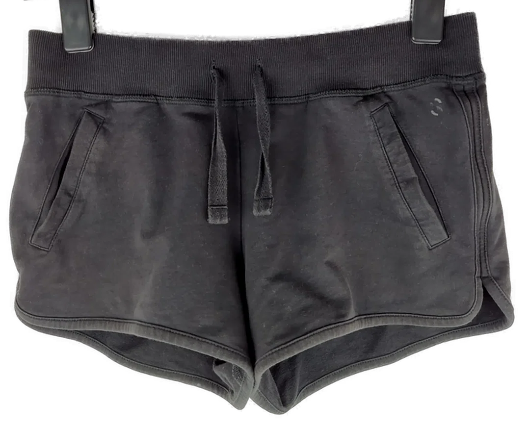 Shorts "H&M Sport", kurz mit Gummizugbund, schwarz mit Taschen, Größe S – Bild 1