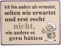 Metallschild mit Spruch & Schlumpf-Motiv | „Ich bin anders als vermutet...“ | La Finesse - Bild 1