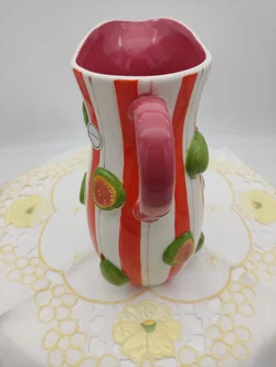 Keramikkrug Flying Tiger, Guavenprägung, 1,2 L | Fruchtiges Design – Vorschau 4