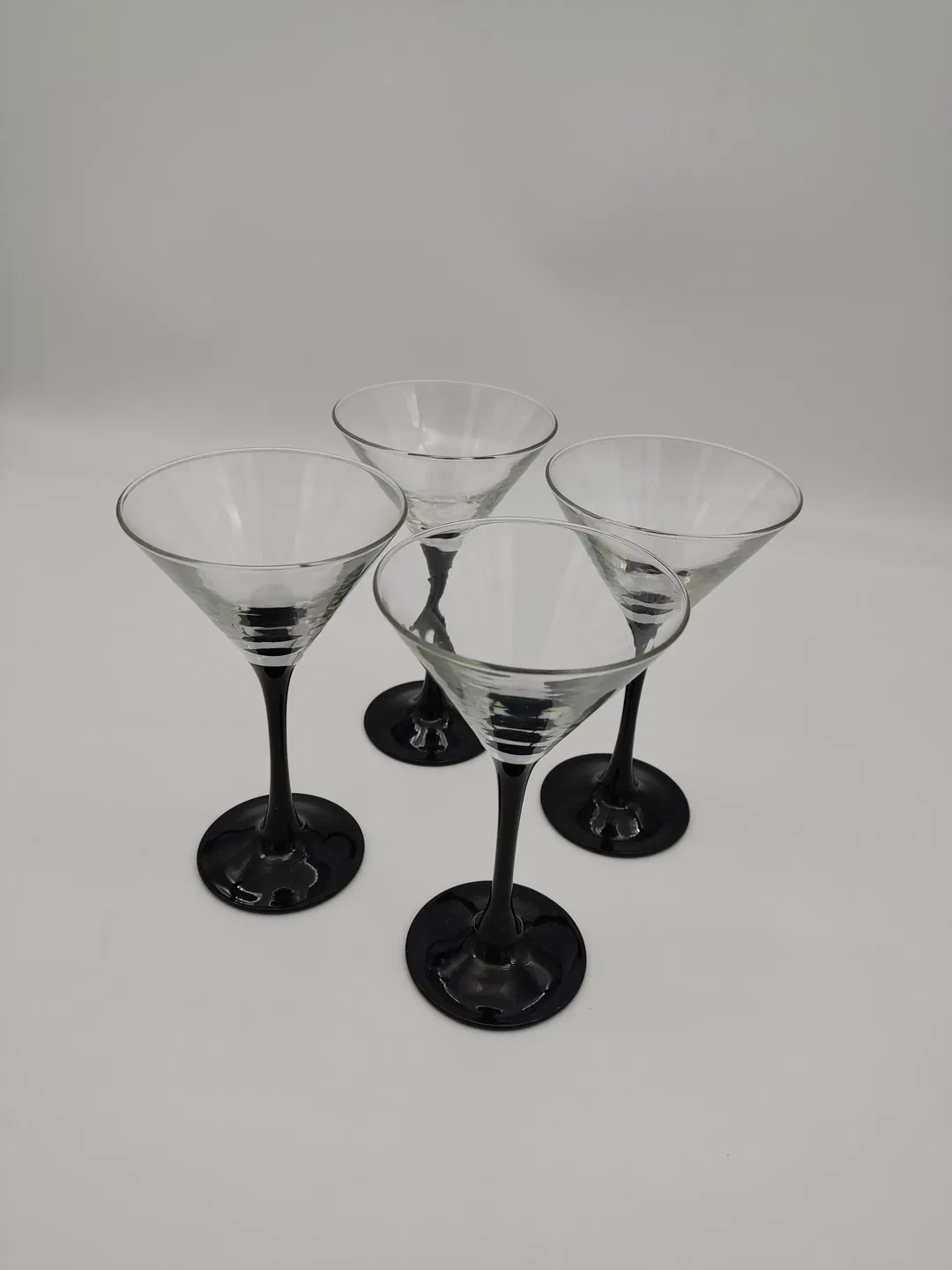 4 Cocktail- Martinigläser schwarzer Standfuß - Bild 4