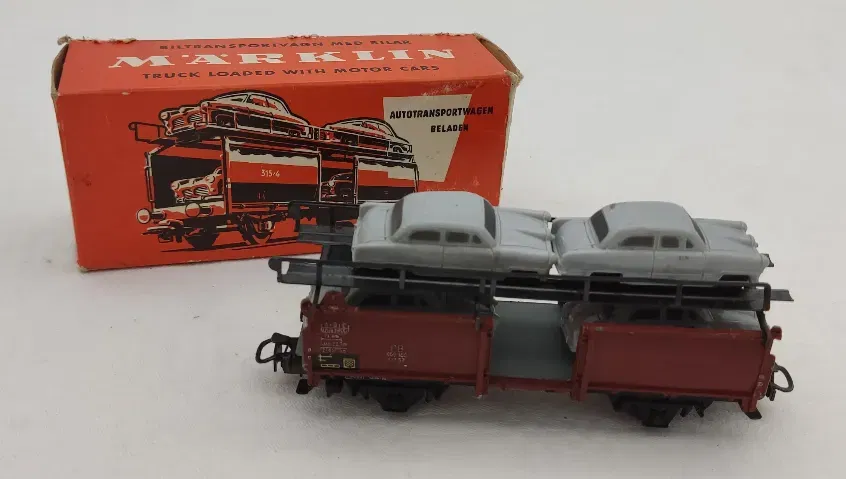 Märklin H0 - Modellwagon - Autotransportwagen beladen - Bild 1
