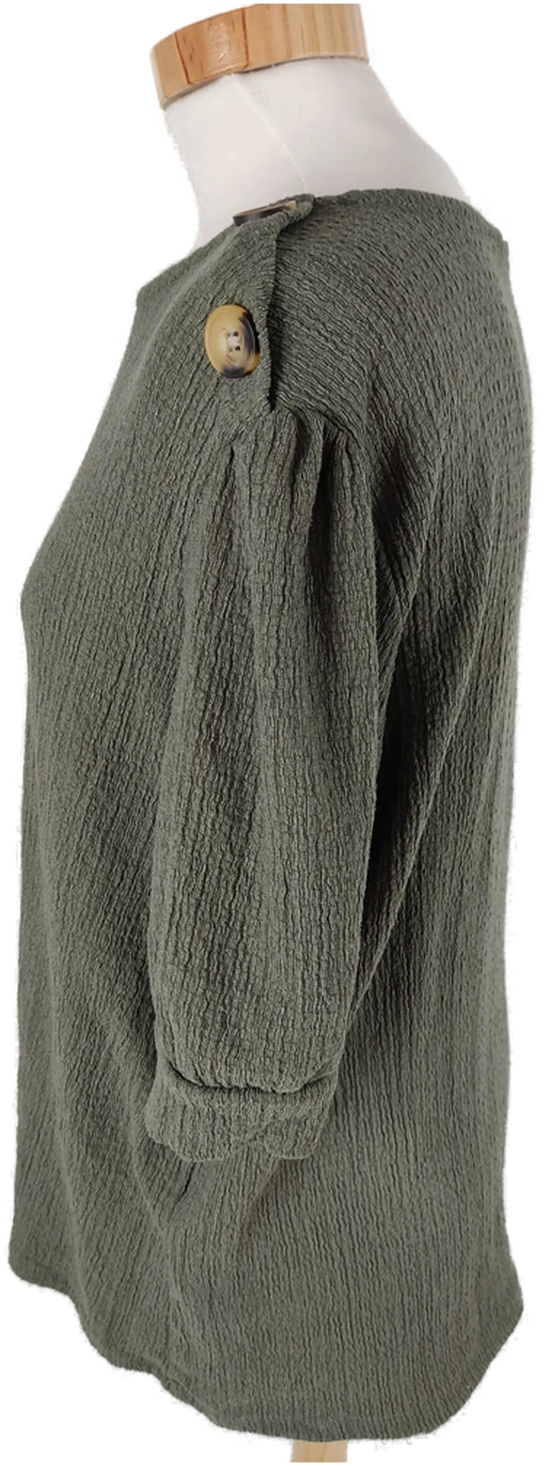 T-Shirt "Yessica", kurzarm Rundhalsausschnitt und Dekorknöpfen, grün, Größe XL – Bild 3