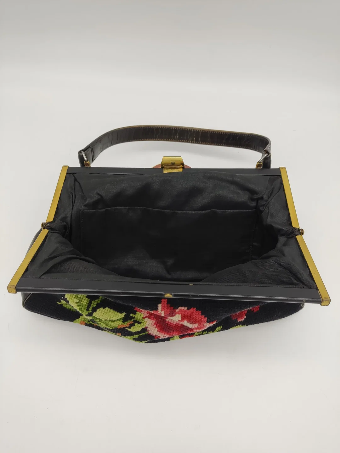 Handtasche mit Henkel, Blumenstickerei,schwarz – Bild 2