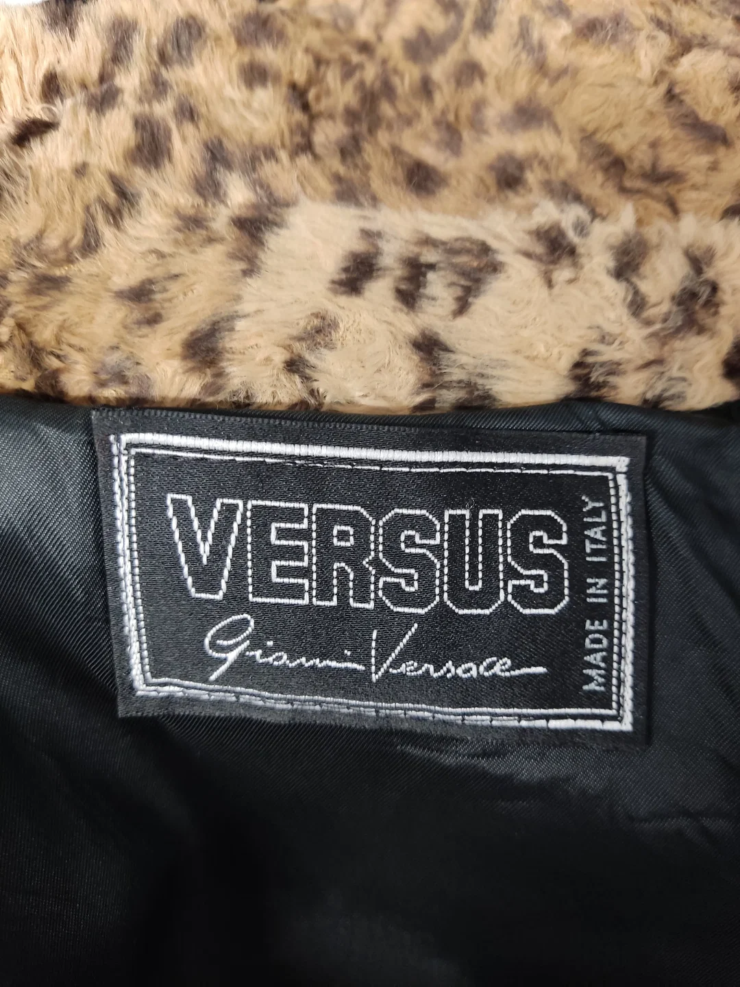 Kurzjacke Versace Wolle S/36 | Stil-Statement – Bild 5
