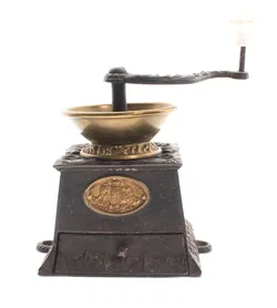 Antike Kaffeemühle T & C Clark – Made in England – registriert 17. Feb. 1812, Nr. 1100 - Bild 2