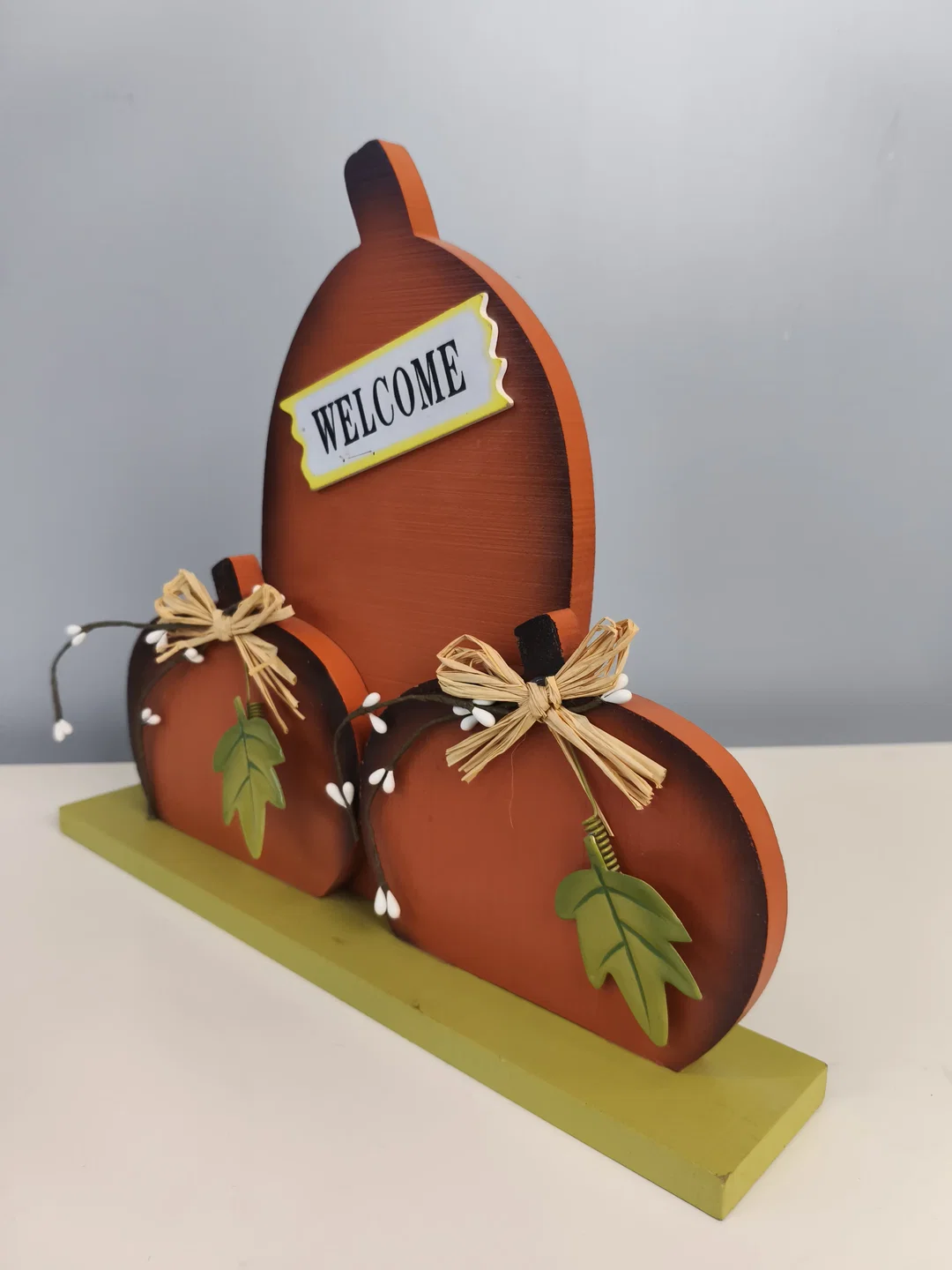 Holzkürbisse mit "Welcome" Schriftzug – Bild 2