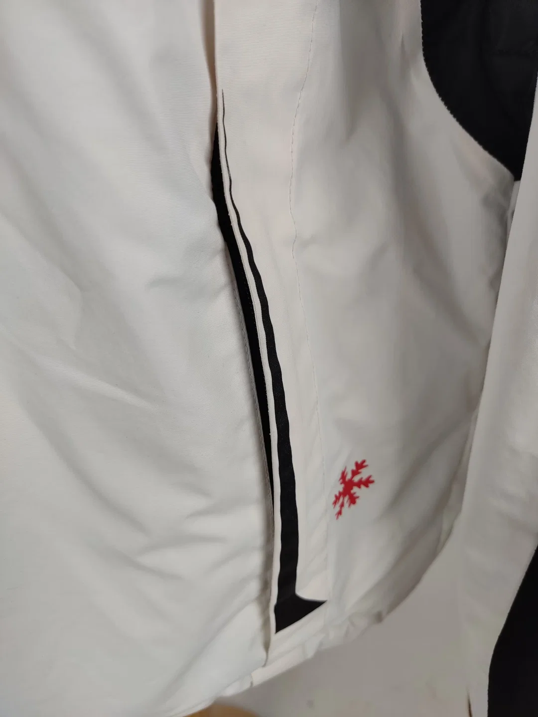 Anorak "Ski", mit Kapuze, weiß/schwarz mit Aufdruck, Größe 56/58 – Bild 3