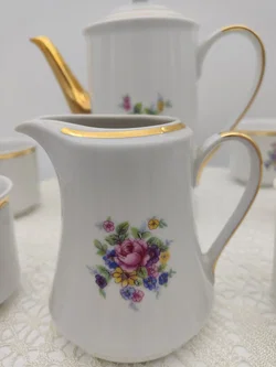  Porzellan-Teeservice mit Kanne & Milchkännchen, Goldrand | Vintage-Charme - Bild 15