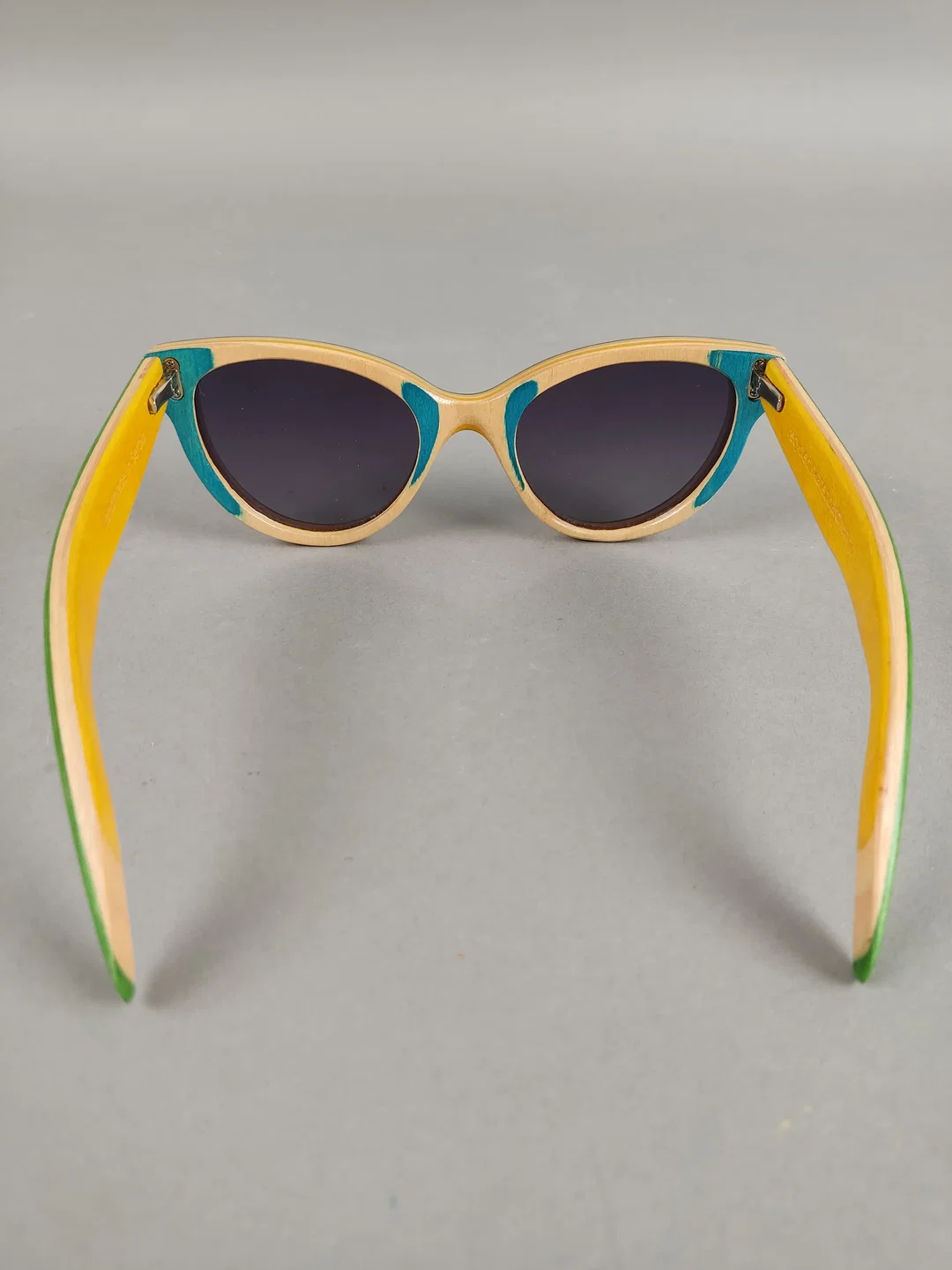 SK8RINGS - Sonnebrille aus recycelten Skateboards – Bild 8