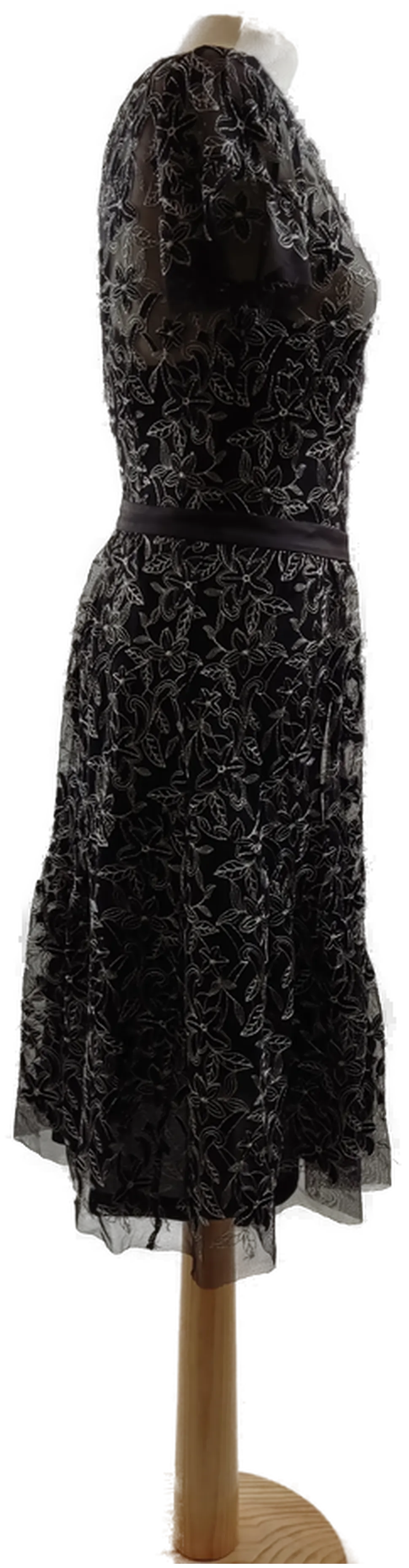 Schwarzes Kleid bestückt  – Bild 4