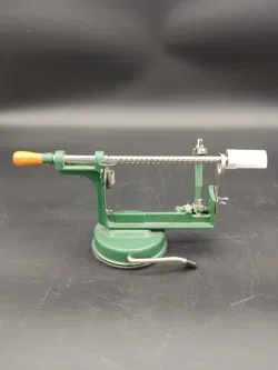 Vintage Apfelschäler aus Aluminium, Emaille und Gusseisen  - Bild 3