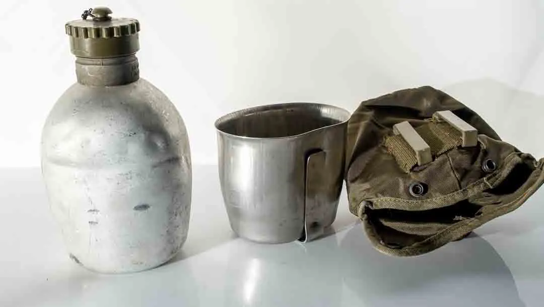 Original Feldflasche / Militärflasche des Österreichischen Bundesheeres in olivgrün – Bild 2