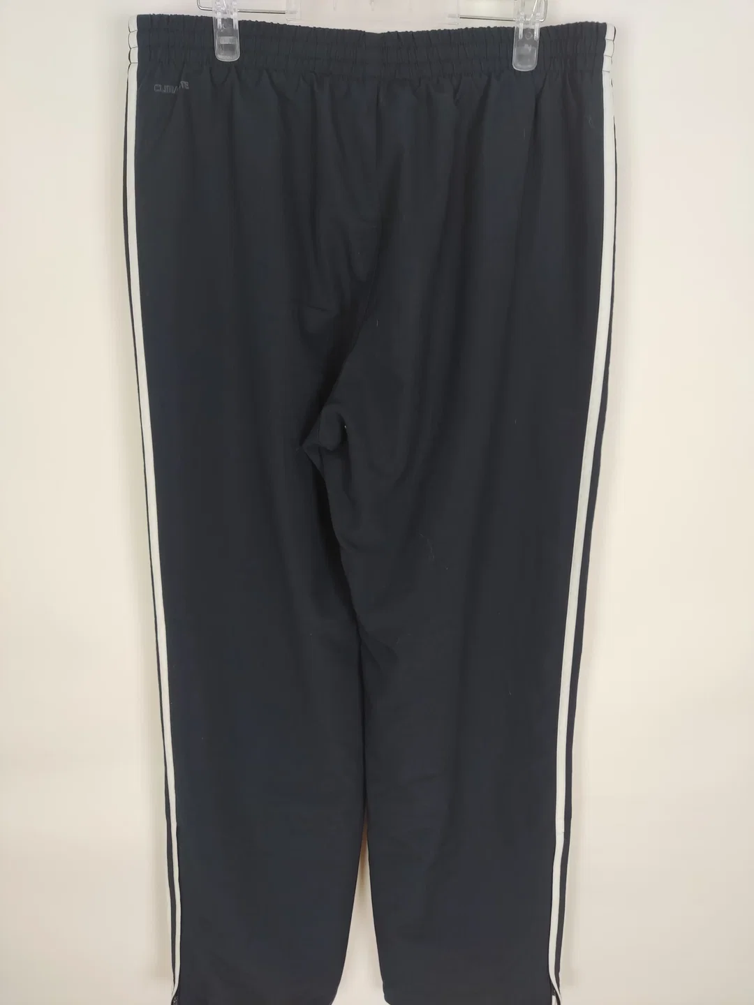 Sporthose "adidas" lang mit Gummizugbund, dunkelblau mit Taschen, Größe L – Bild 4